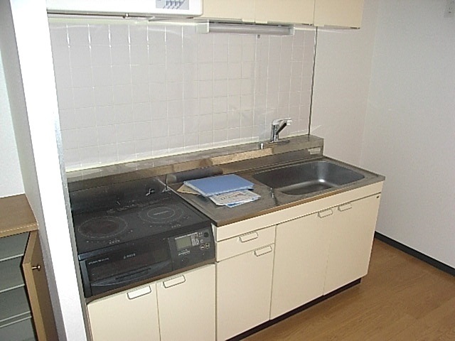 Kitchen. IH is with a stove 2-neck