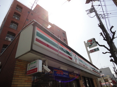 Convenience store. 80m until the Seven-Eleven (convenience store)