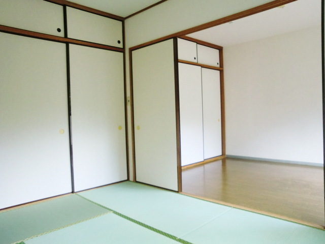 Other room space. It is south-facing sunny rooms