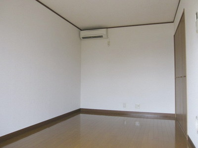 Living and room. It is the spread of Western-style 7.5 tatami rooms