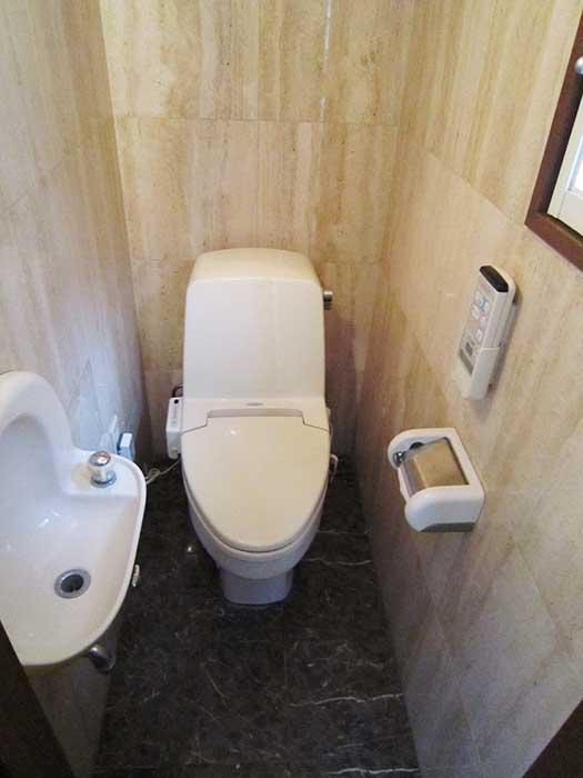 Toilet