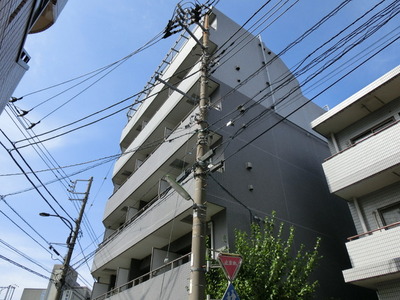 Building appearance. It is convenient to the Odakyu line Chitosefunabashi Station 8 min. Walk life