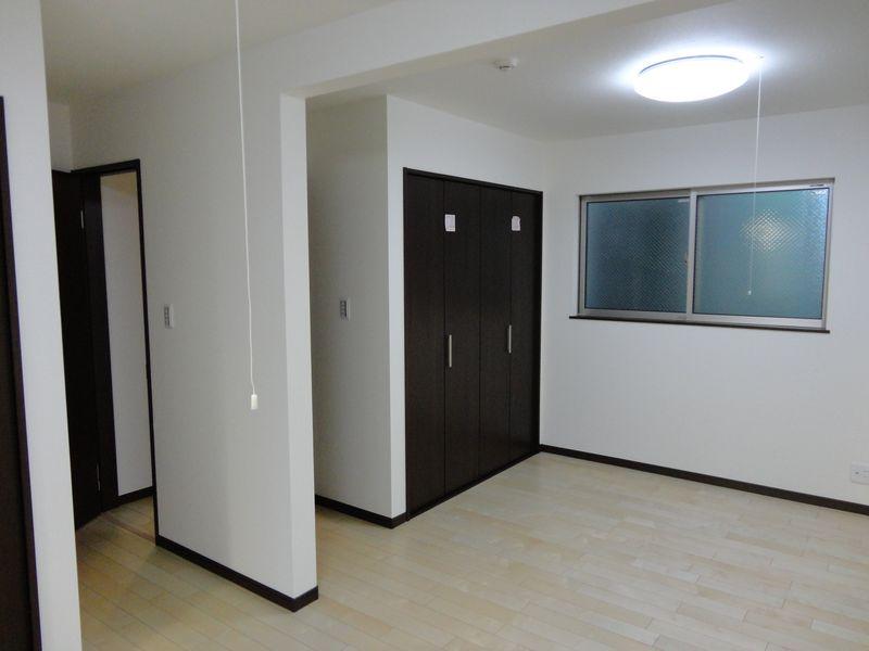 Non-living room. Services Room 5.75 Pledge introspection, It is recommended in the bedroom.