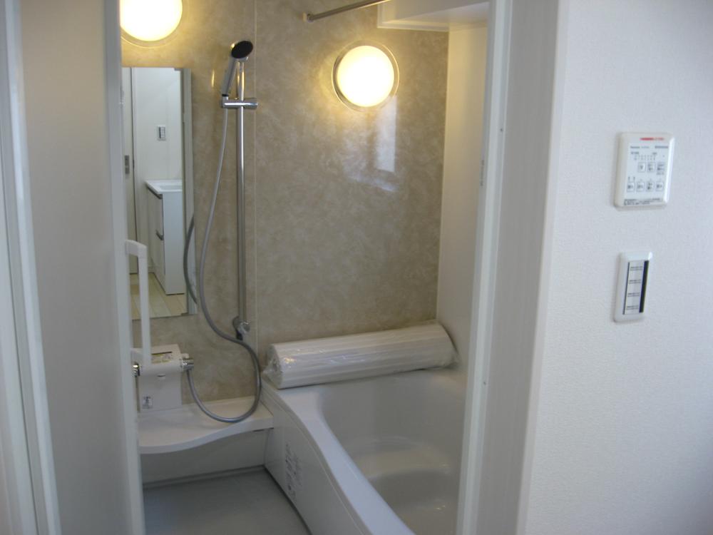Bathroom. Indoor (11 May 2013) Shooting