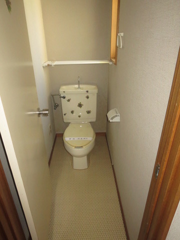 Toilet. Second floor of the toilet