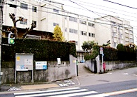 Junior high school. Komazawa 1260m until junior high school (junior high school)