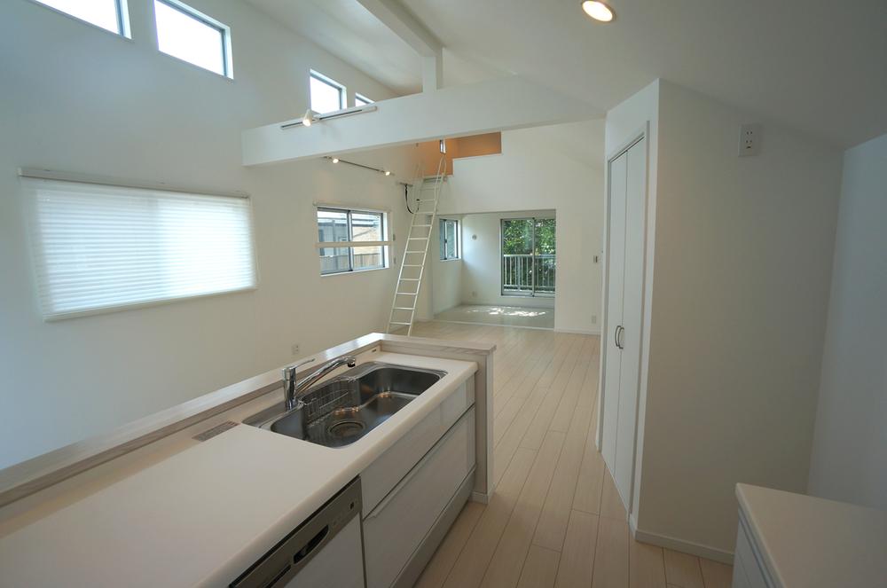 Kitchen. Dishwasher