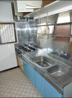 Kitchen. 2 sinks