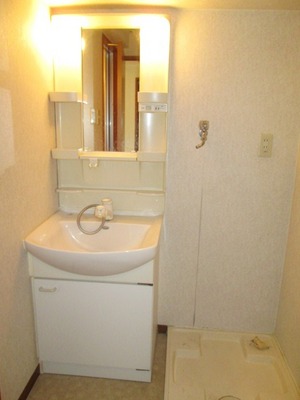 Washroom. Dressing room ・ Washbasin