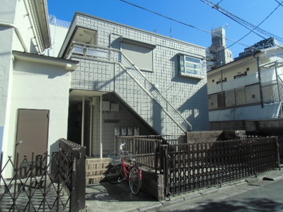 Building appearance. South-facing quiet living environment Over to the earthquake-resistant refractory Asahi Kasei Belle Maison