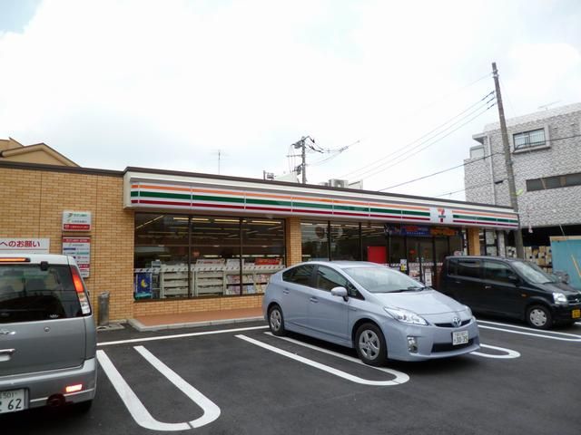 Convenience store. 390m to Seven-Eleven (convenience store)