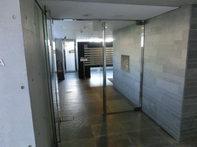 Entrance. Common areas