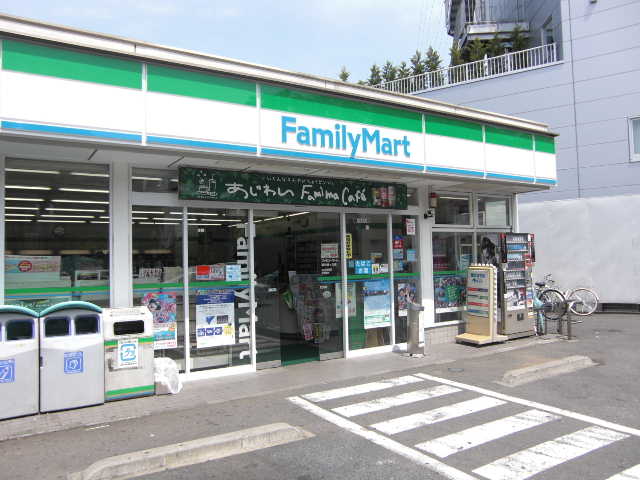 Convenience store. 300m to Family Mart (convenience store)