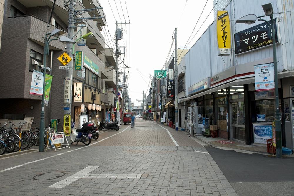 Other Environmental Photo. Is shopping district drifting 340m old-fashioned atmosphere until Yoga shopping street.