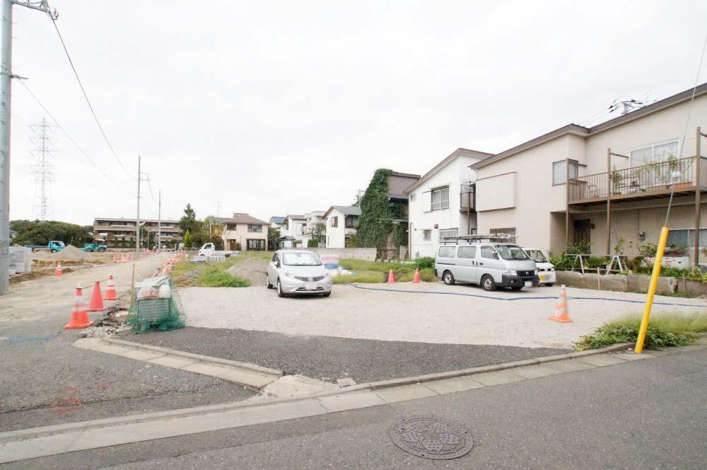 Local land photo. Land sale of Setagaya Kitakarasuyama 8-chome. Since the building conditions is not attached, You can building your favorite House manufacturer. There is also a spacious more than 30 square meters land area. 
