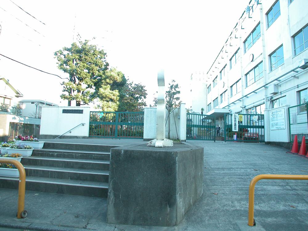 Primary school. Meisei until elementary school 1040m