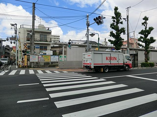 station. Setagaya Line Tokyu "Uemachi" 350m to the station