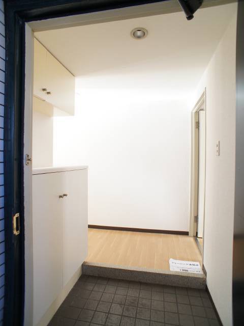 Entrance. With cupboard ☆ Entrance is Katazuki anytime refreshing!