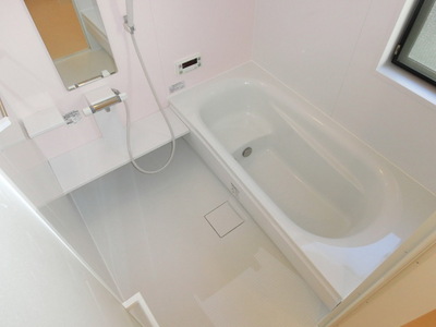 Bath. With bathroom dryer ・ It is a convenient bathroom with reheating