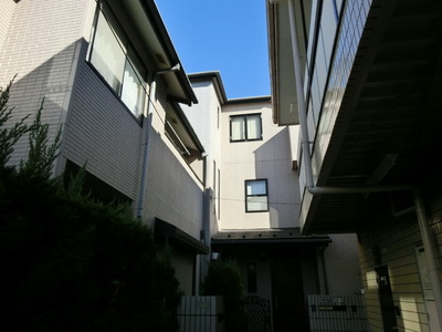 Building appearance. Stylish appearance ・ Pets considered ・ On the terrace house parking lot with one