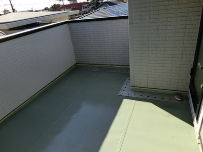 Balcony. It is a convenient large roof balcony to wash clothes