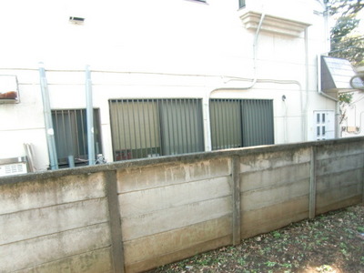 Balcony. You can clothesline on the balcony. 