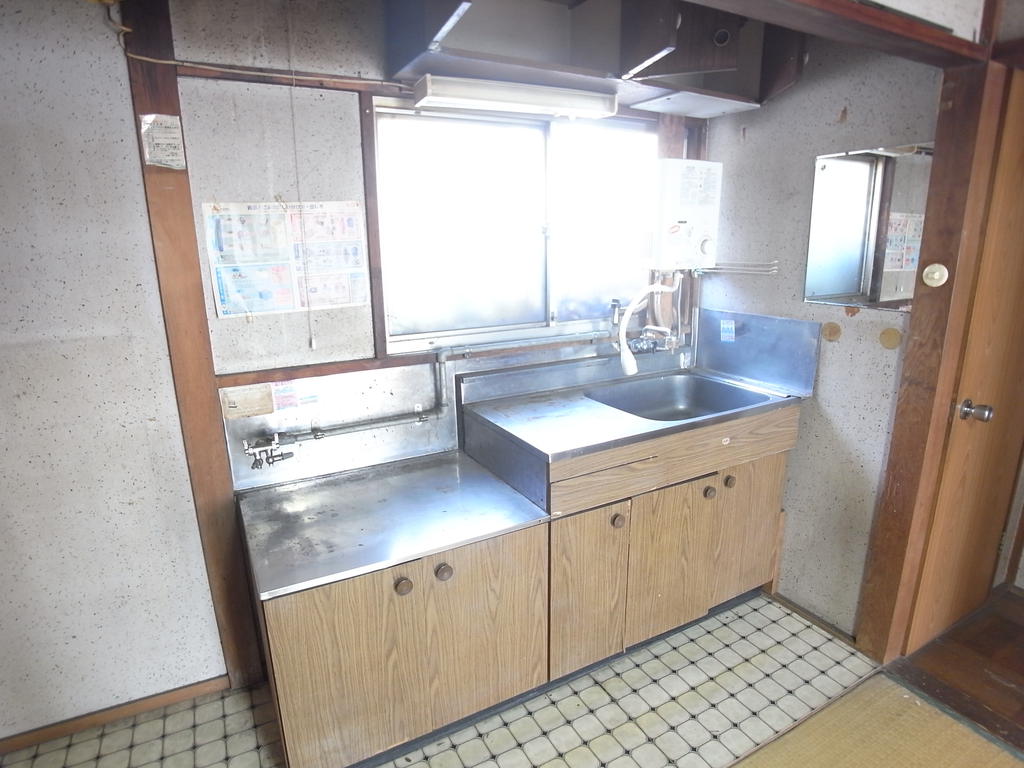 Kitchen. Two-burner gas stove installation Allowed Kitchen