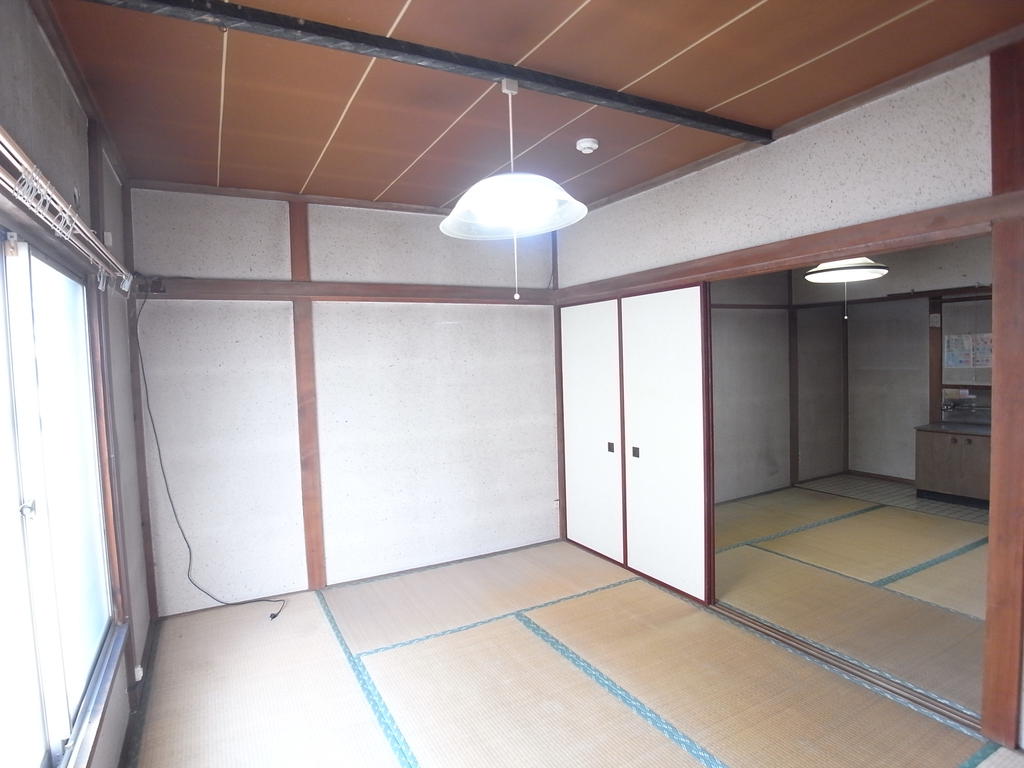 Living and room. West direction Japanese-style room 6 tatami