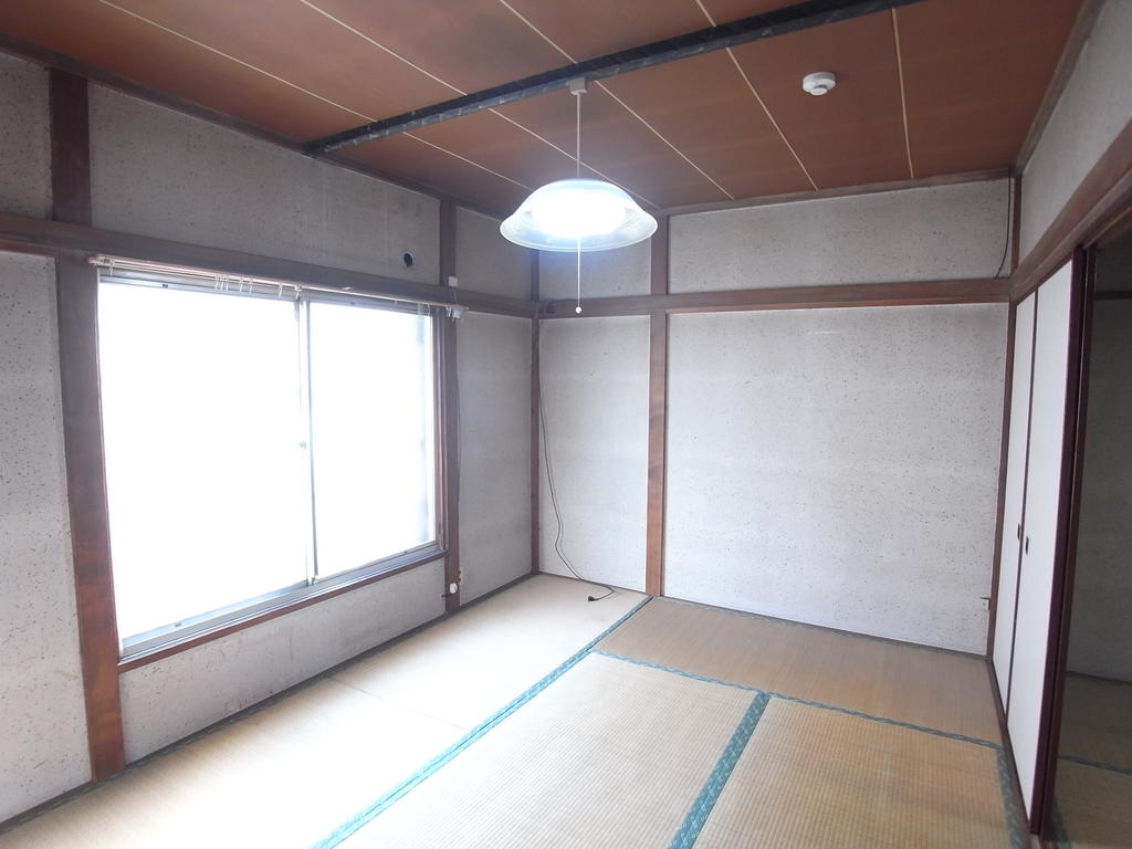 Living and room. West direction Japanese-style room 6 tatami