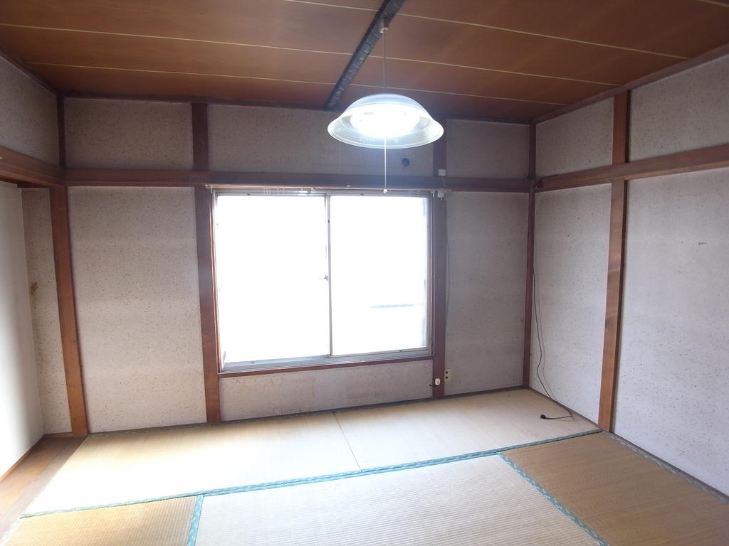 Living and room. South direction Japanese-style room 6 tatami