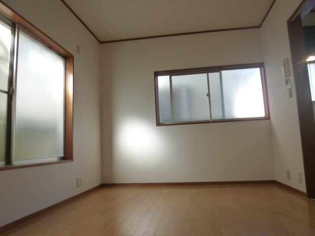 Living and room. Tsukato Heim