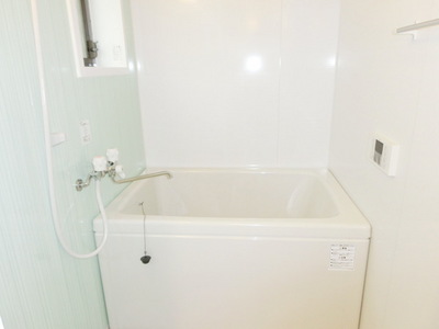 Bath. Reheating function ・ It is a bath with a bathroom dryer