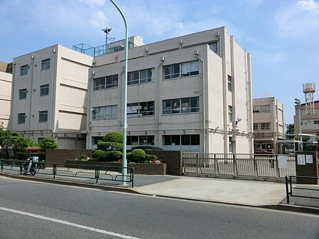 Junior high school. 1020m to Setagaya Ward Chitose Junior High School