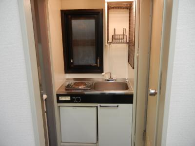 Kitchen. A small kitchen With electric stove