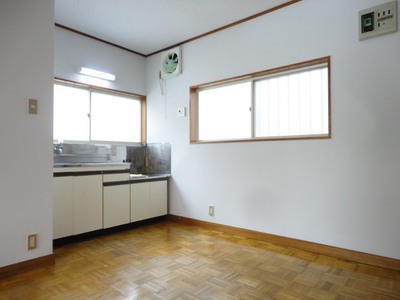 Kitchen. Two-burner gas stove installation Allowed