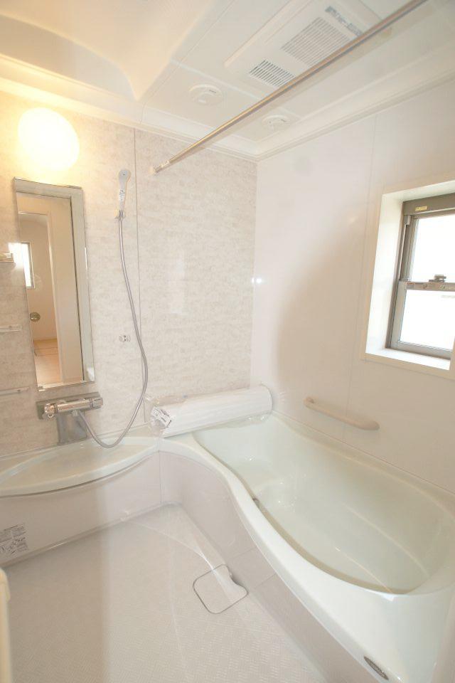 Same specifications photo (bathroom). It will be the construction example of bathroom. It is with ventilation drying heater to heal daily fatigue.