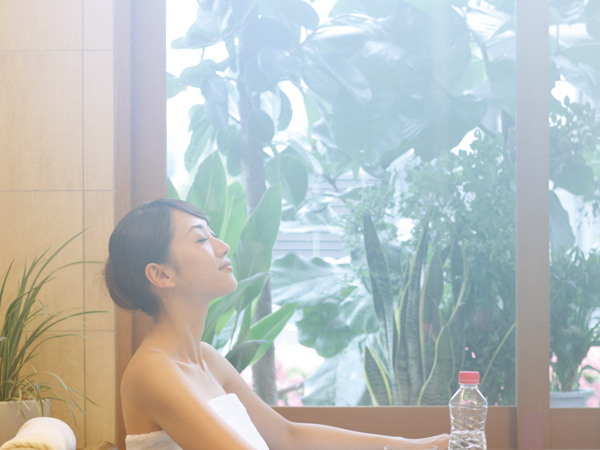 Bathing-wash room.  [Mist sauna with bathroom Air Heating dryer] By wrapping the whole body in the mist, With mist sauna function to promote beautiful skin effect and fatigue recovery. Heating from the ventilation, Cool breeze, It was equipped to drying function. (Image photo)