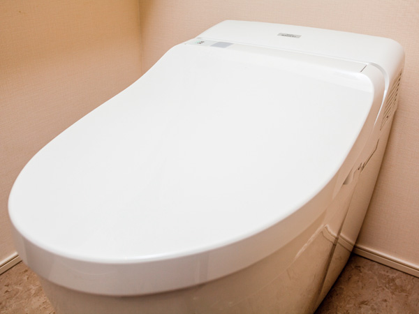 Toilet.  [Water-saving tankless toilet] Stylish design with no tank. With reduced washing water water-saving. Dirt was adopted less likely to fall easy Sefi on tectonics luck.