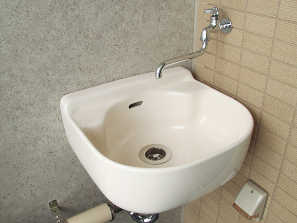 Other.  [Slop sink (part dwelling unit)] The Terrace, It was equipped with a convenient slop sink in, such as watering and shoes of washing into the plant. (Same specifications)