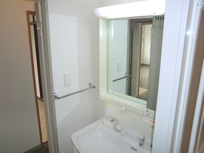 Washroom. It is with convenient independent wash basin