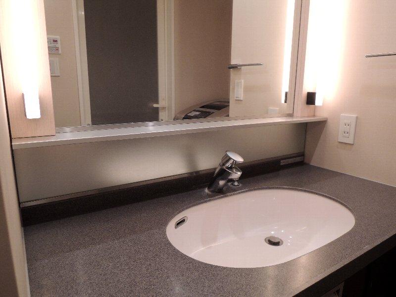 Wash basin, toilet. Indoor (12 May 2013) Shooting bathroom