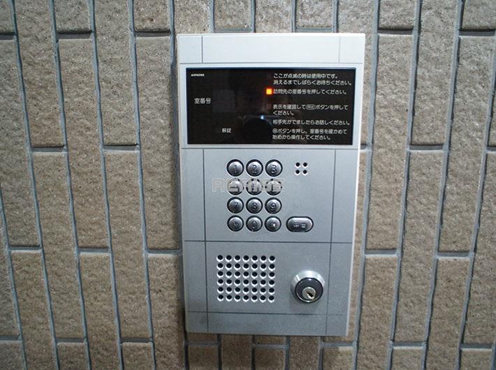 Security equipment. Auto lock-conditioned relief security