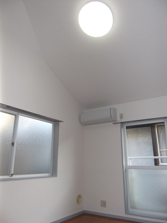 Other room space. There are ceiling height! 