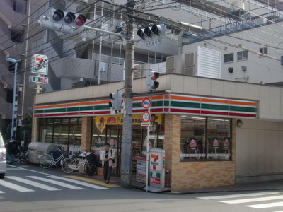Convenience store. Seven-Eleven Suginami Roka park store up (convenience store) 220m