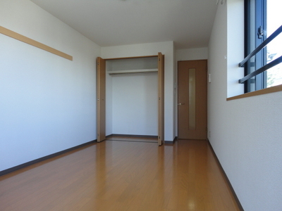 Living and room.  ☆ Closet width 170 cm!