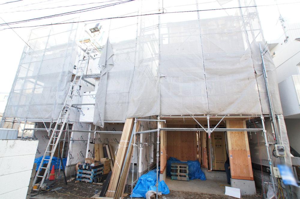 Local appearance photo. Newly built single-family Setagaya Ohara 2-chome. All three buildings of a subdivision. Toward steadily complete There is currently under construction. It is completed can not wait. There is also property that can be visited as a construction cases. Please feel free to contact.