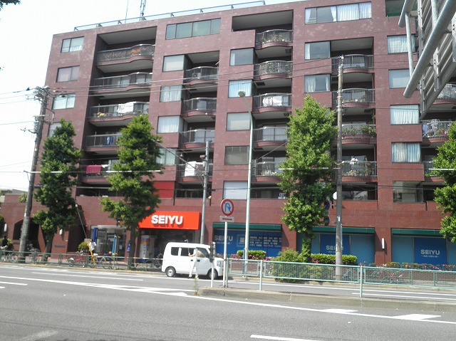 Supermarket. Seiyu Fukasawa store up to (super) 421m