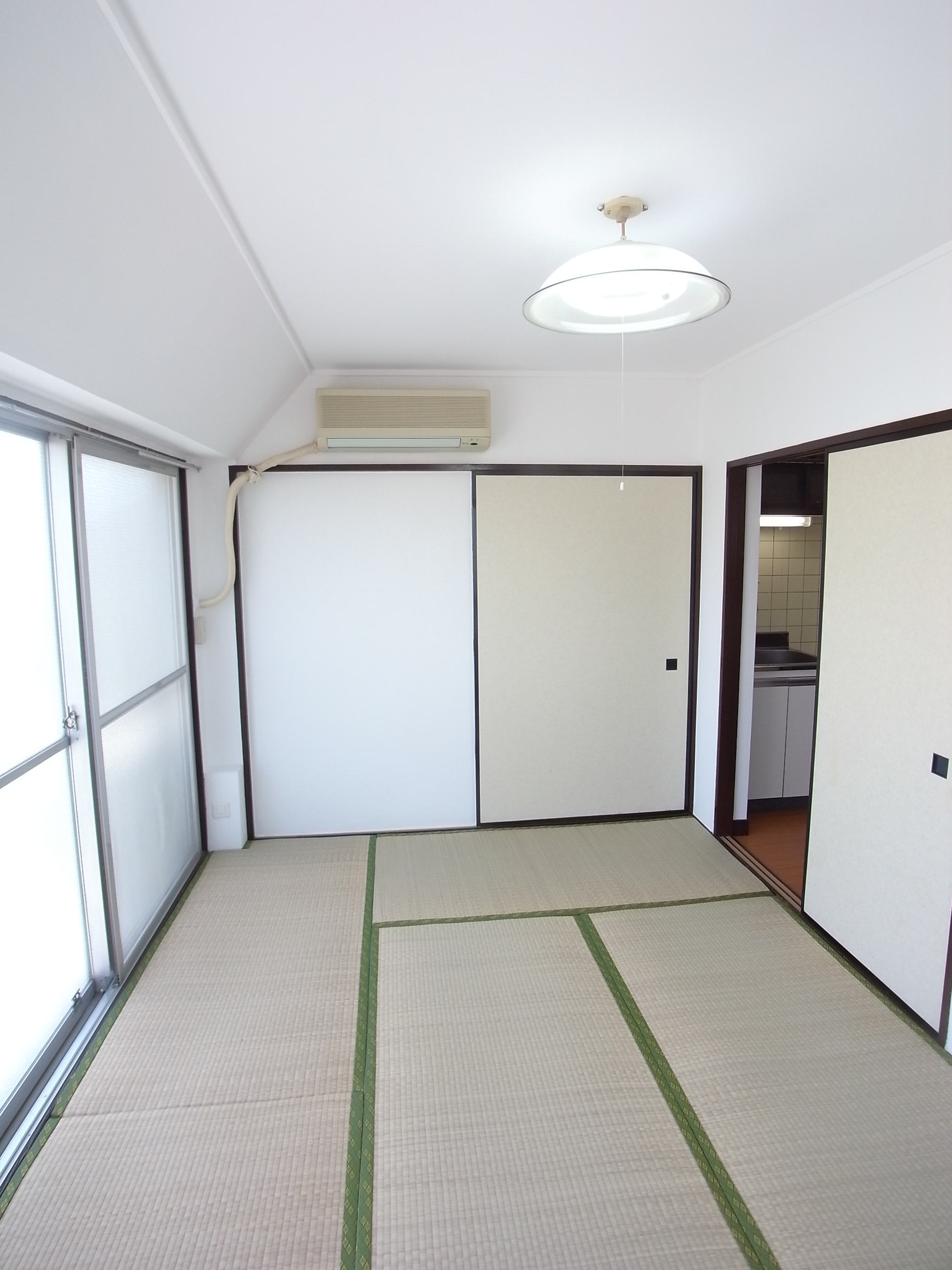 Living and room. Storage side Japanese-style room 6 tatami