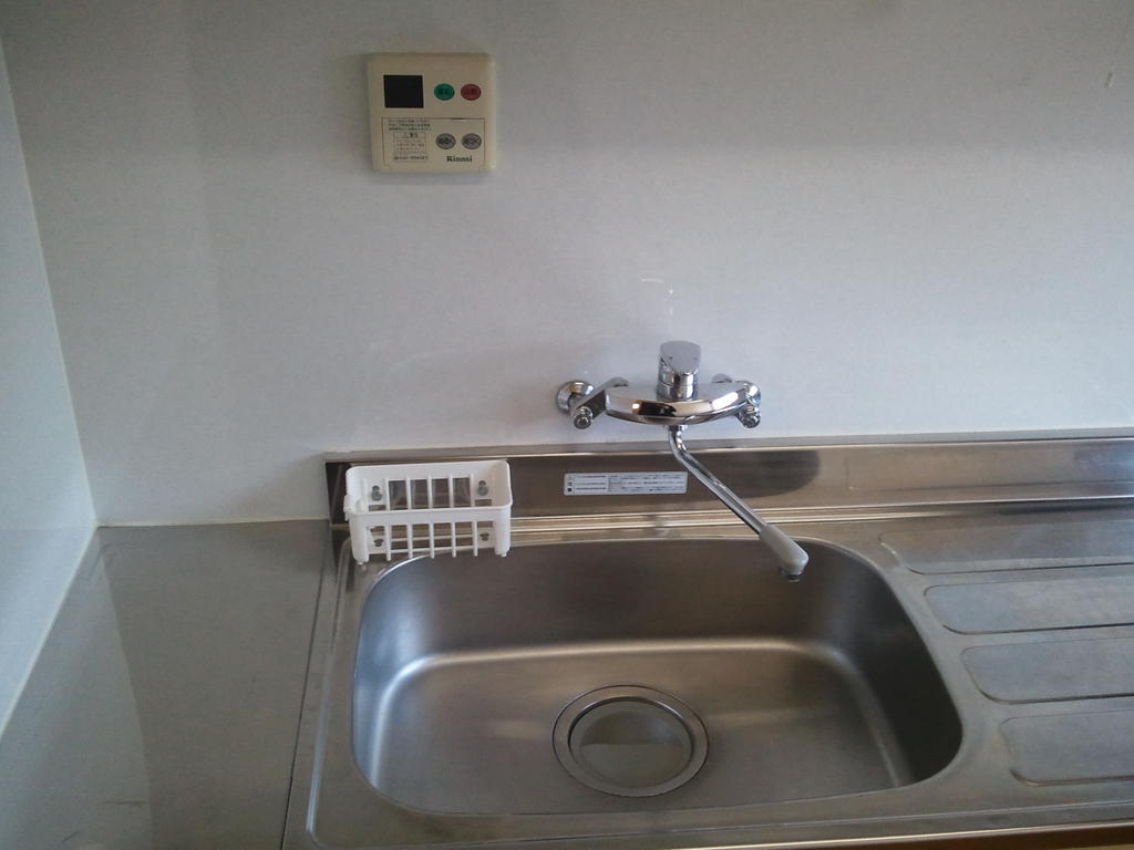 Kitchen.  ☆ sink ・ Hot water supply ☆