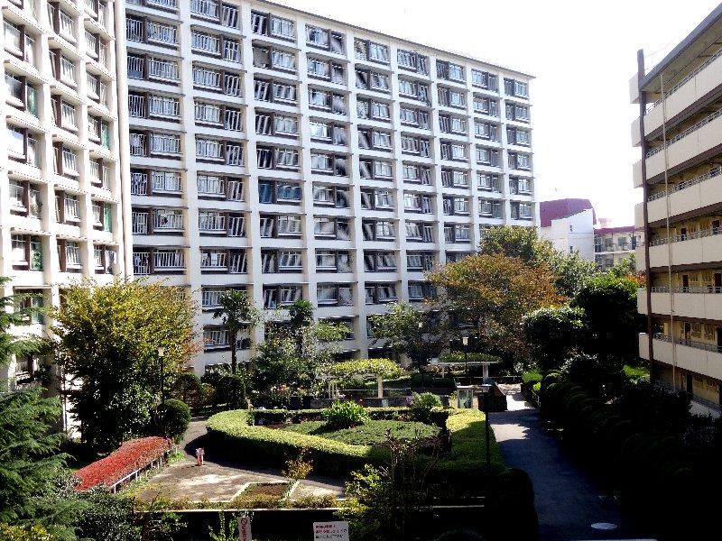 Local appearance photo. Local (11 May 2013) Shooting Exterior courtyard landscape